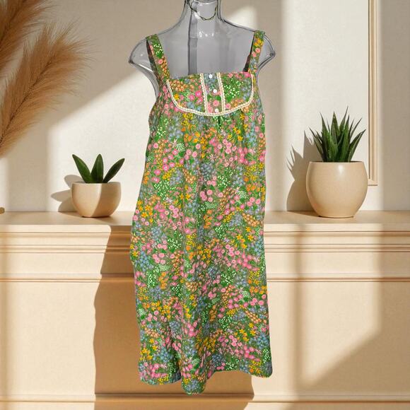 60s Tiffany Loungewear Classic Retro Colors Floral Bib Dress Pockets Sundress M - Picture 2 of 16